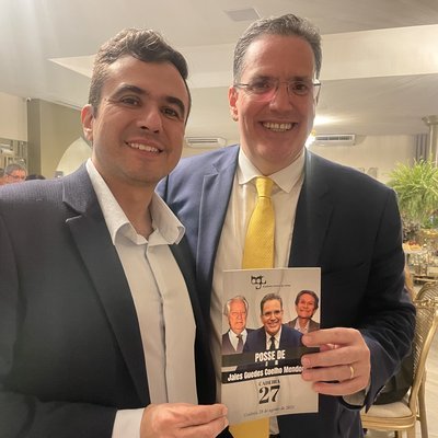 Leandro Almeida com autor publicado pela Kelps