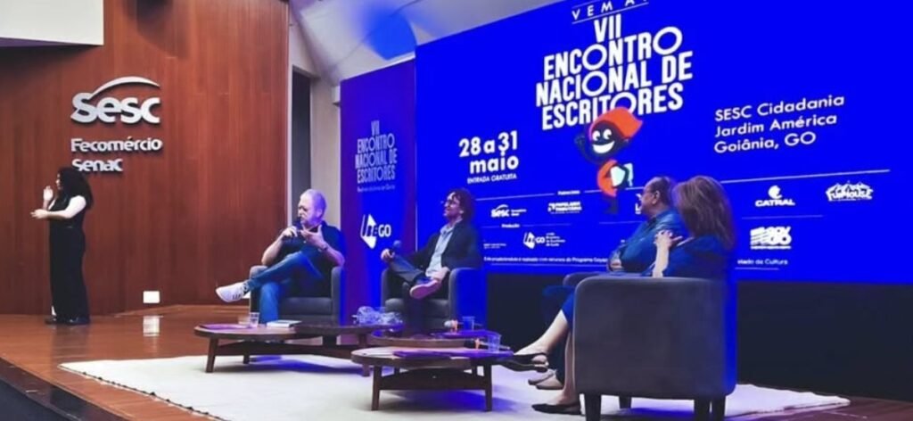 Palco do VII Encontro Nacional de Escritores no Sesc Cidadania, em Goiânia, maio de 2026